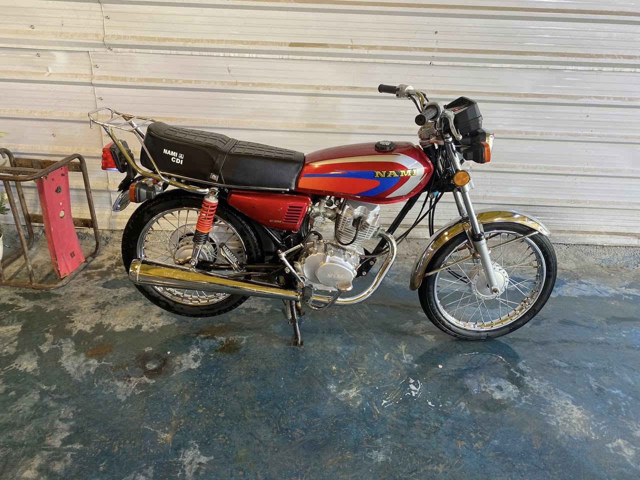 السلام عليكم دراجه للبيع نامه متياز شبه الأصلي موديل 26مكاني بابل الحمزه الغربي.     
***********
