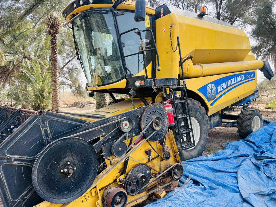 السلام عليكم
للبيع حاصده نيو هولند اربعه بلم نفخ دبل درام موديل 2022
عاده 1300 ساعه مكفوله كفاله عامه كله شركه ما مديومه عل بلاد مكينه جديده حته غسل ما مغسوله 
لاستفسار *********** 
المكان واسط قضاء الصويره
