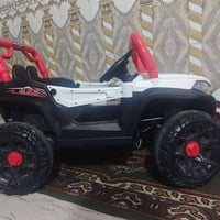 سيارة أطفال • شكل جيب • نظيفة