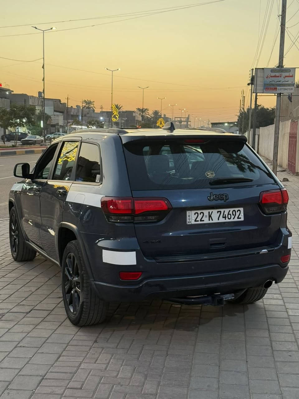 سلام عليكم جيب لاريدو  2020   ماشيه 81 مكينه 6 سلندر سياره حادثها طخطخات ومصبوغه عام سياره جاهزه من كولشي وأي نقص مابيها رقم أربيل شرط تحويل وكاله ماسوي مواصفات 
فتحه 
جنطه كهرباء 
كشنات جلد وكهرباء 
كشنات تدفئه تبريد 
فول مواصفات سياره السعر 158 شراي يتصل غير متواجد ع الفيس سونرها موضح بصوره  العنوان بغداد الرقم ***********
