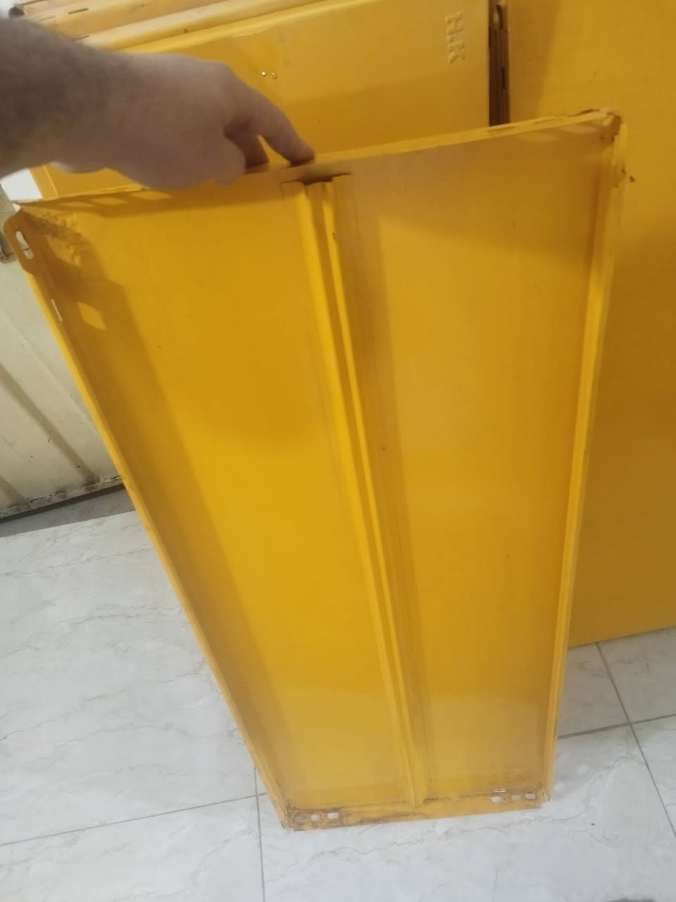 السلام عليكم عدي رفوف الله شاهد استخدم شهر وشمرتهن بل مخزن رفوف قويه مو سوكي اني مشتريهن بيدي الرفوف اصليات يتحمل الرف الواحد  60 كيلو كلش قويات مشتري الواحد ب 90 اريد ابيعهن الواحد ب 50 قفل مكاني كربلاء رحمه ع والديكم لي مايعرف اسعارهن لا يكسر بيهن محتاج واريد ابيعهن
الارتفاع مترتين 
عرض الرف 40 
طول الرف 90
العدد 4 مرفوف 
الصوره الثانيه

الارتفاع  2 متر 
العرض 30 
الطول 90
العدد 2 رفوف
يعني مجموع لكل الرفوف 6 رفوف 

سعر الرف 50 الف مكاني كربلاء


**إذا كنت صاحب هذا الإعلان وتريد حذفه لأي سبب، رجاءا أرسل رسالة إلى الدعم الفني**