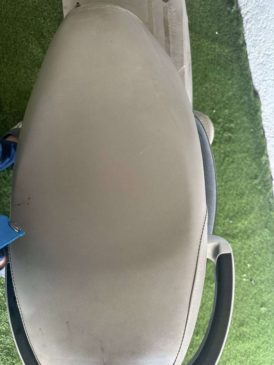 دراجه شحن ( أربع بطاريات حجم كبير ) سرعتها ٥٠ حقيقي : سويجين وبصمتين …………. المكان بغداد البلديات قرب الإطفاء
