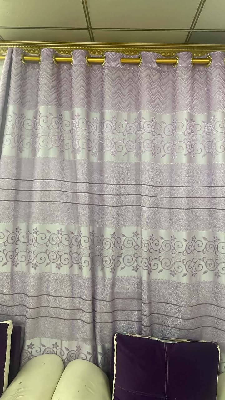 ديوان طول ١٠ أمتار مثل ما موضح الصورة
وبردات لو بنفسجي أيضا 
السعر كامل ١٧٠ الف 
الي يحب يدخل خاص


**إذا كنت صاحب هذا الإعلان وتريد حذفه لأي سبب، رجاءا أرسل رسالة إلى الدعم الفني**