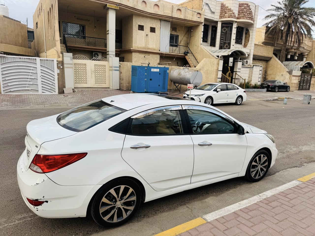 سلام عليكم 
اكسنت موديل 2015 خليجي
فول موصفات فتحه تحكم ستيرن شاشه كامره 
رقم بغداد دولي مشروع وطني 
سياره كفاله لا صبغ لاتبديل 
محركً1600قطرتين 
سياره جاهزه ومال جناي كل نقص مابيه 
السعر ١١٤ وبيه مجال للشراي 
اي ستفسار اكثر اتصل ***********
#مكان سياره كربلاء
