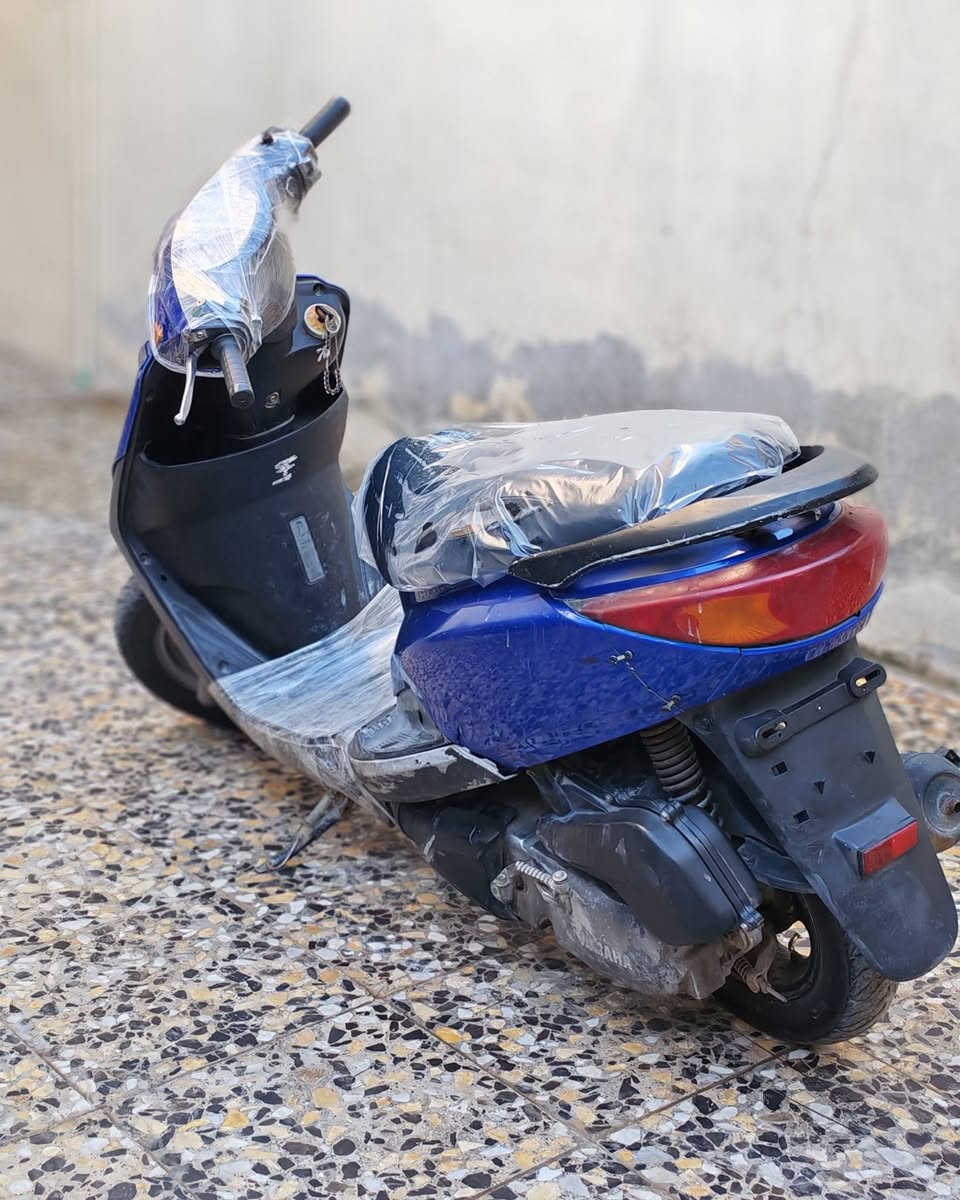 السلام عليكم عندي دراجه بريز مكينه ناعمه وحلوه كهربائيات شغاله العنوان بغداد مدينة: السعر: 400وبيه مجال الرقم: ***********
