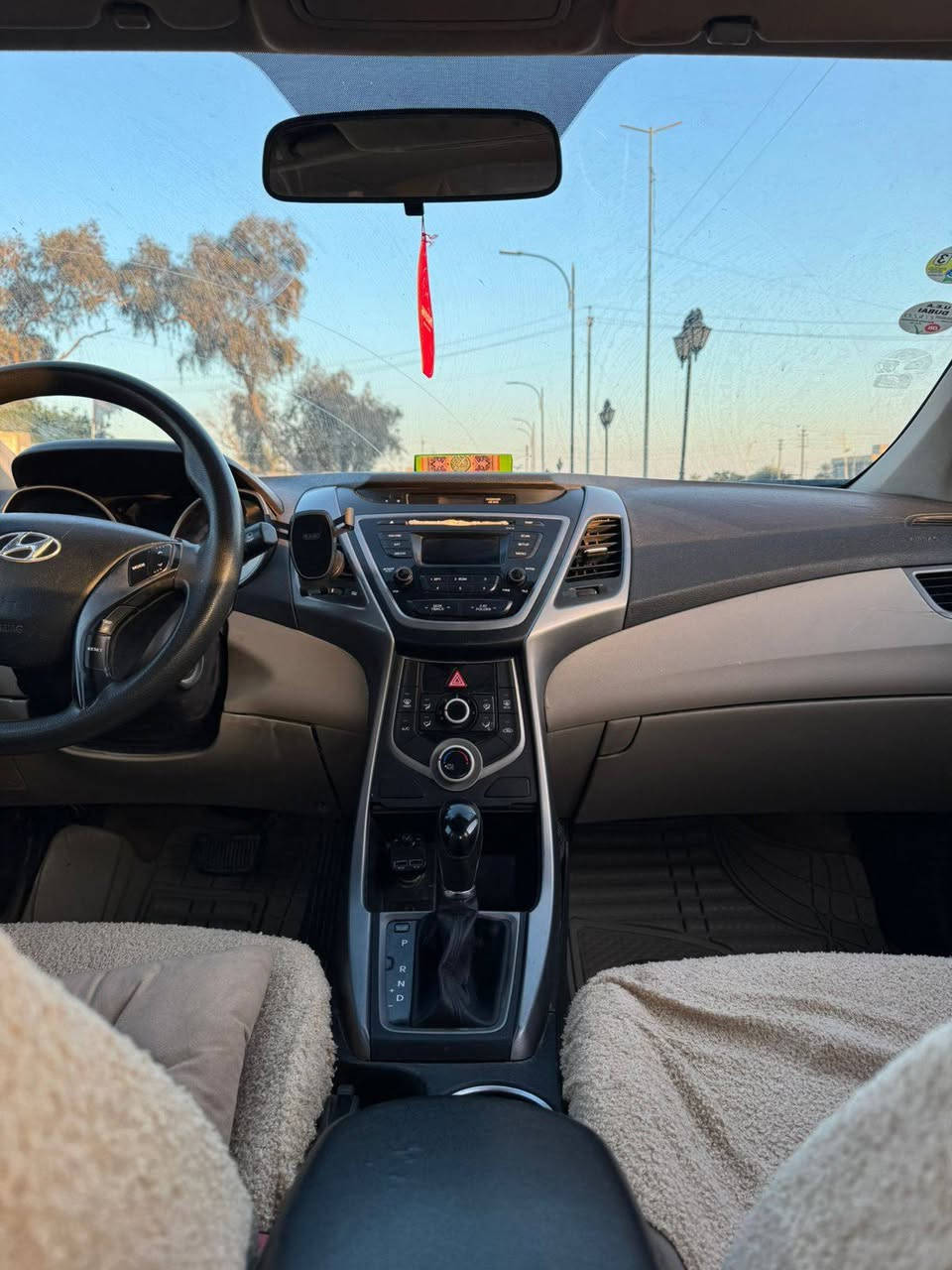 سلام عليكم
الانترا موديل 2014خليجي 
رقم قادسيه مامنتهي سنويه بعدهي 
مكينه توني شاده صاري يومين طابكوا 
تبريد شغال 
حداديه 100٪
تخم تاير جديد 
السياره بيه ضربه جهه السايق وبيه بارد بلقماره 
مكان السياره السماوه الرميثه 
السعر 94بيه مجال 
مال جناي 
رجا رجا رجا بس شراي يتصال 
***********
