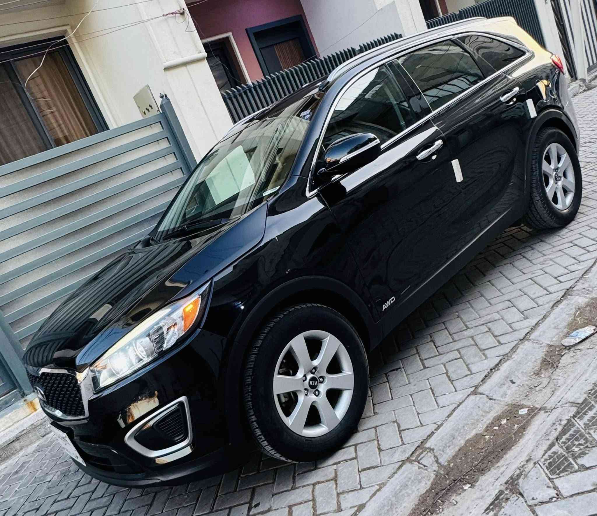 السلام عليكم سورنتو 2017 فور ويل 7 مقاعد محرك 2400 كاشيا 76 الف حادثها قبق جنطه وباب خلفي مكفوله من الايرباك والشاصي والغد محرك كير صدر كله تمام موصفات شاشا جبيره وكامره دواره كشن سائق كهربائي وتدفئه كشنات مودات قياده وبقية الموصفات رقم سليمانيه والسنويه نافذه 24 مكانها بغداد زيونه السعر 148 ورقه الاتصال ***********
