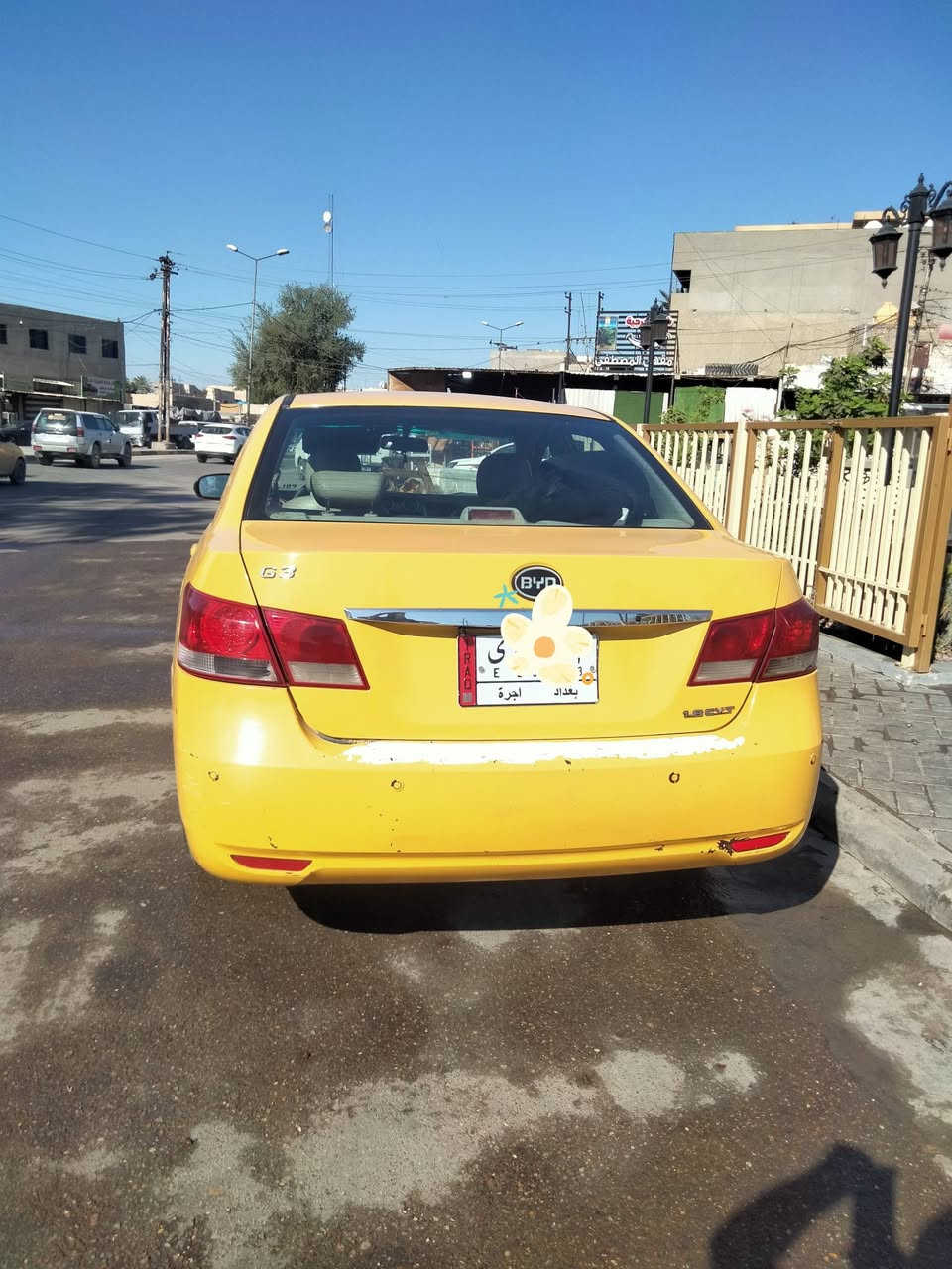 سياره جاهزه موديل 2016 بي وي دي جي 3 بصمه فتحه سلايت كشنات جلد شاشه وكاميرا حساس خلفيه سياره جاهزه وكامله مكينه الجديده كير جيد جداً تخم تاير باتري جديد سياره باسمي سنويه ما ساقطه لغايه 27 سياره لا صبغ ولا ضربه ولا مبدل بها شيء سياره بلاديه عده طخه كد شبر محدد مكانه السعر 58 وبيها مجال الطيبين. *********** مكاني بغداد
