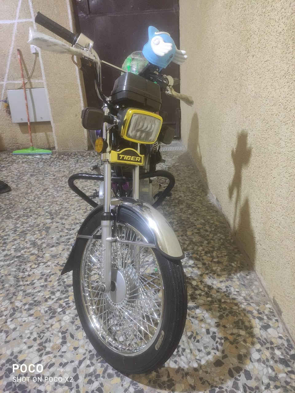 سلام عليكم دراجة للبيع 21 دراجة فول الفول كهربائيات شلع شغالة هورن لايت بك لات اشاير فول مكينة ما مفتوحة ابد سعر 450وبيهة مجال قليل هاذا رقم الهاتف *********** مكاني بغداد مدينة الصدر
