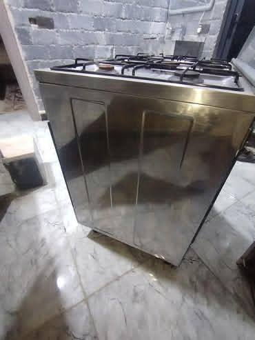 سلام عليكم طباخ نوع فرش باب اول و ثلاجه برڤاب شغاله فريز وتبريد 
***********
سعرهن مناسب شراي اتصل
