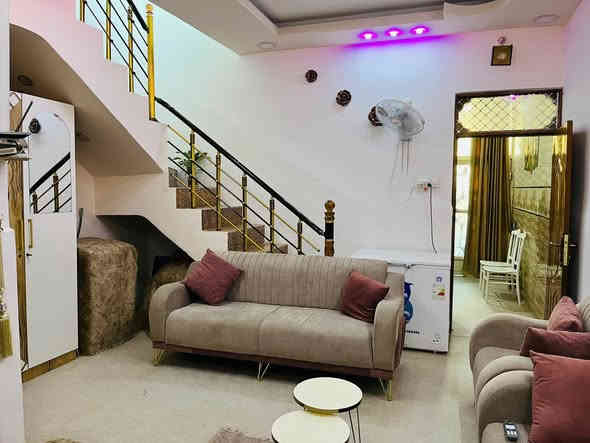 بيت للبيع 100 متر طابوصرف
حي ميسان قطاع 84 الشريط .. شارع 10 تبليط

يحتوي على

غرفة وصالة واستقبال ومطبخ ومكشوفة
وصحيات داخلية وخارجية وطارمة

السعر 115 مع المجال

للاستفسار *********** مكتب القلعة بحي ميسان
