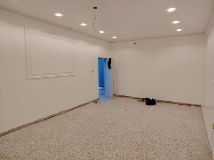 صباغ جدران داخلي وخارجي وعمل كافه الاصباغ الحديثه  

طلس معجون وستن / ورق جدران / سحبات فوم داخليه 

معالجه الرطوبه / ديكور بديل الرخام والخشب والشيبورد 

ترميم تصليح البيوت القديمه / شبابيك تنظيف وصبغ حراري

شغل درجه اولى / ***********
