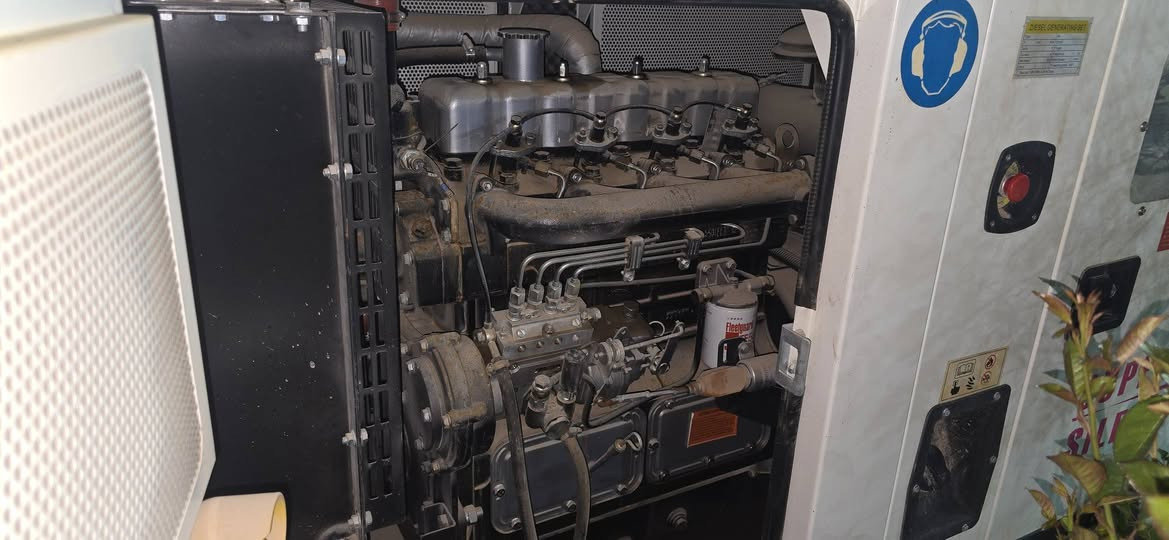 للبيع مولد صيني 30 kv  /   ٣ فيز   مشتغل قليل جدا تقريبا ٣٠ ساعة فقط بعده بالضمان سنة او ١٠٠٠ ساعة من شركة طاقة المستقبل ينطي اكثر من ٧٥ امبير صافي. موجود وياه فلاتر احتياط جديدة. مكان المولد ديالى الخالص . للمعلومات ومعرفة السعر الاتصال بالهاتف
***********
