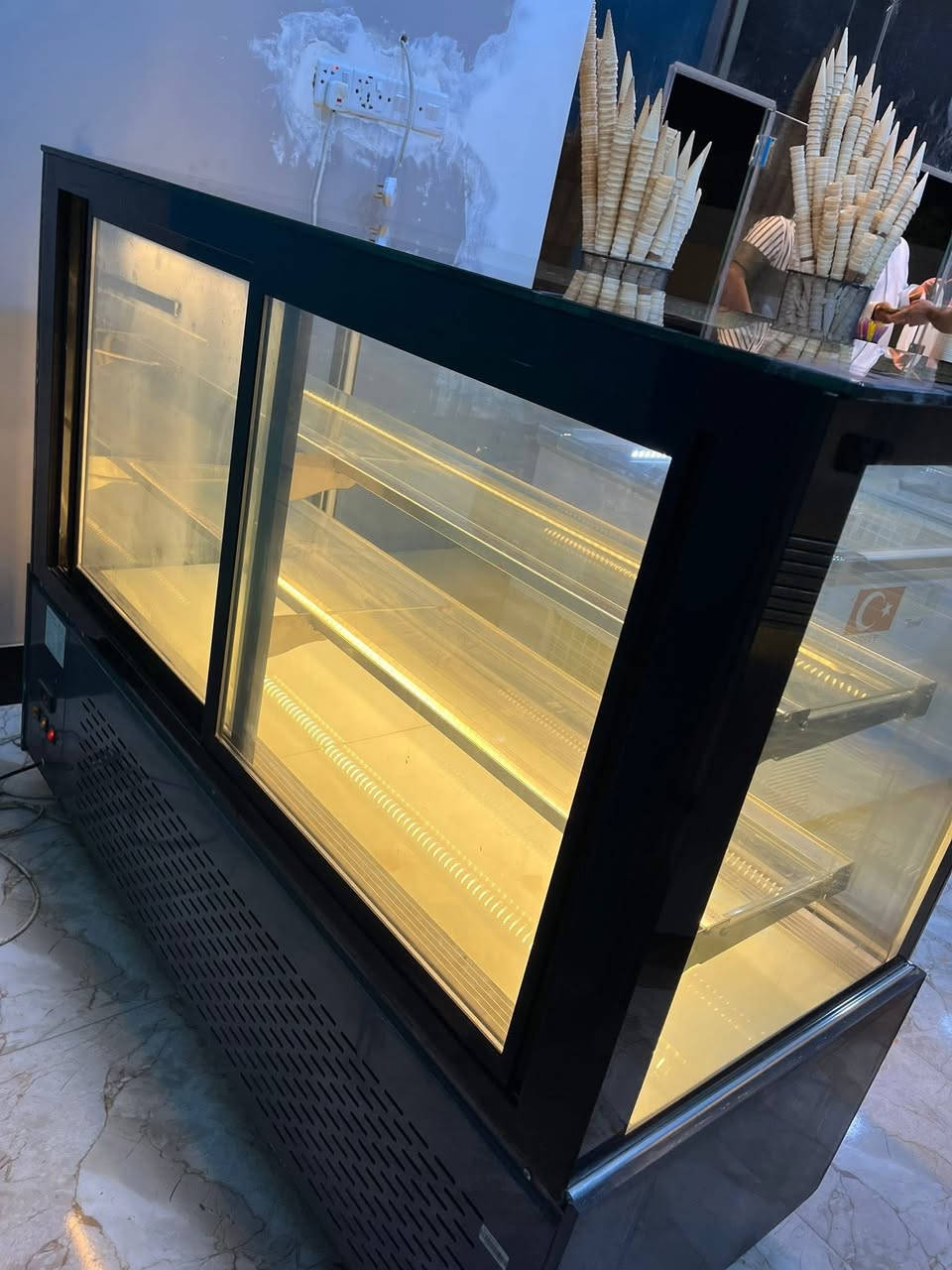 براد كيك. للبيع. السعرمليونً و٢٠٠الفً نضافه٩٨/ ***********
