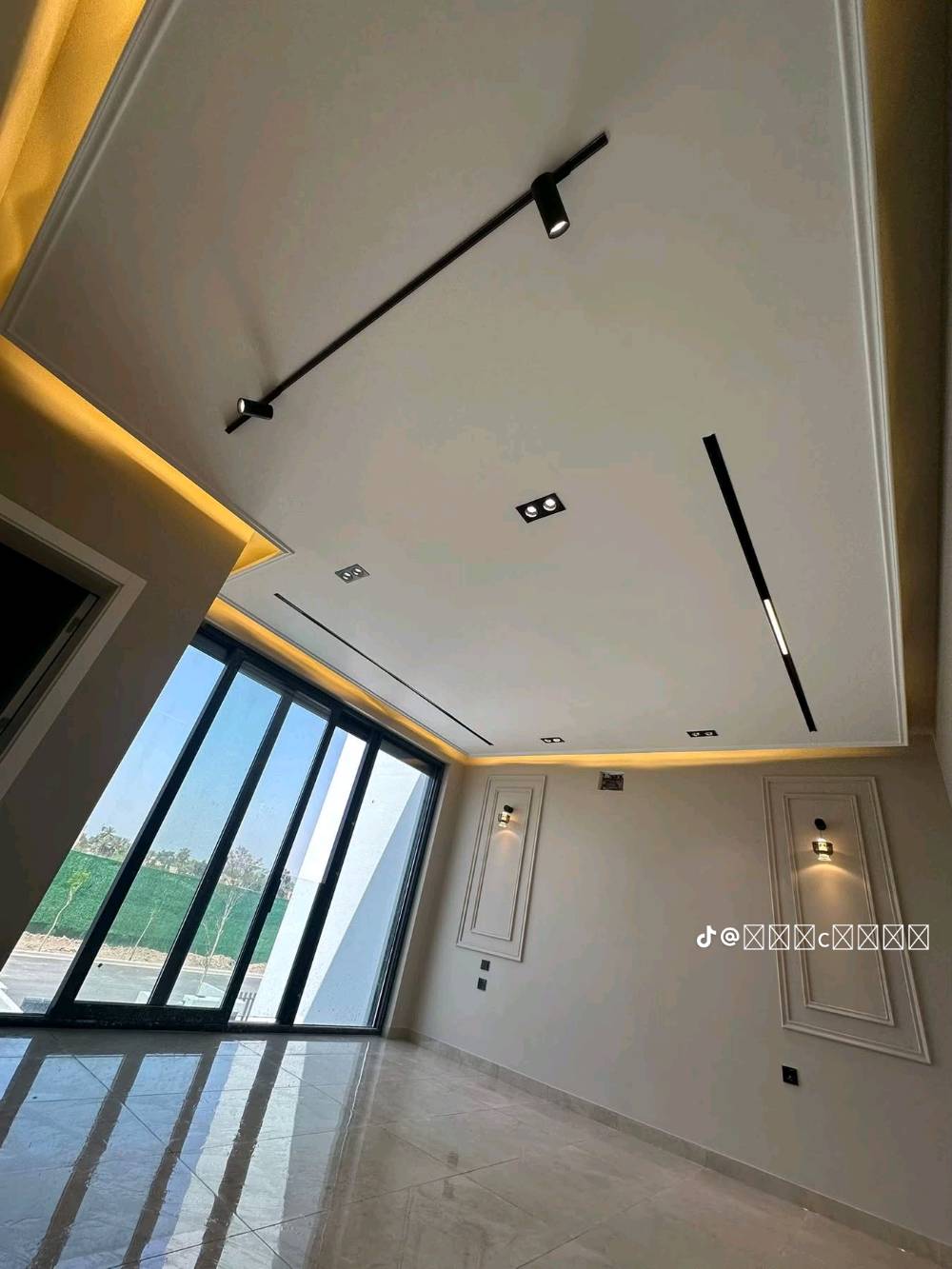 تم وبحمد الله أنجاز بيت الأخ (علي الغزالي )في حي الجامعة صبغ جداران و جبس بورد والحدادية ديكورات أياد الخالدي جهزة المواد اصباغ جوتن - النجف  اللؤلؤة الذهبية لتجارة مواد البناء والديكور ***********