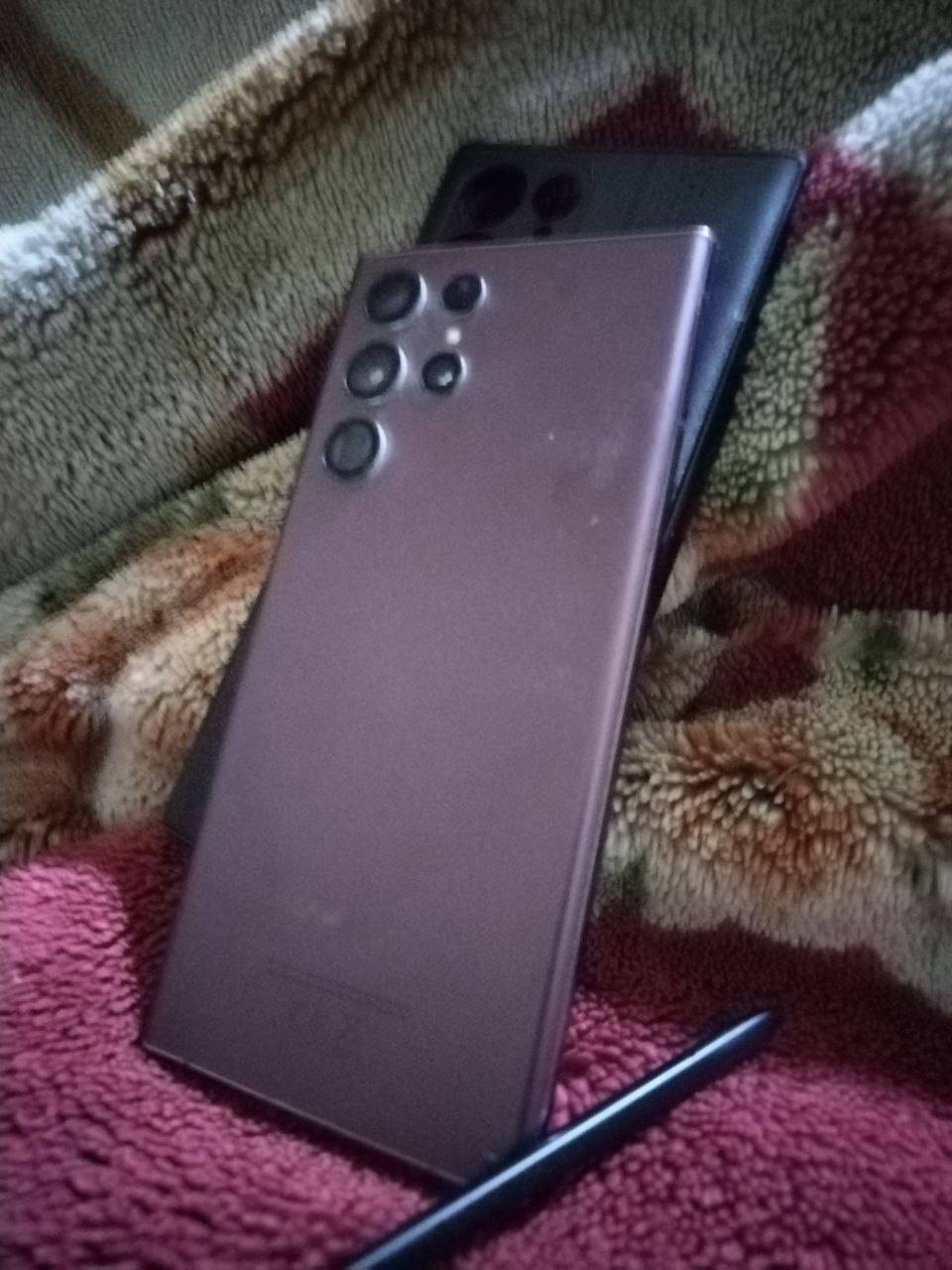 السلام عليكم الترا 22 
شرق اوسط 
ذاكرة 256
.معالج في 
بغداد شارع الرشيد سعر (600)***********
