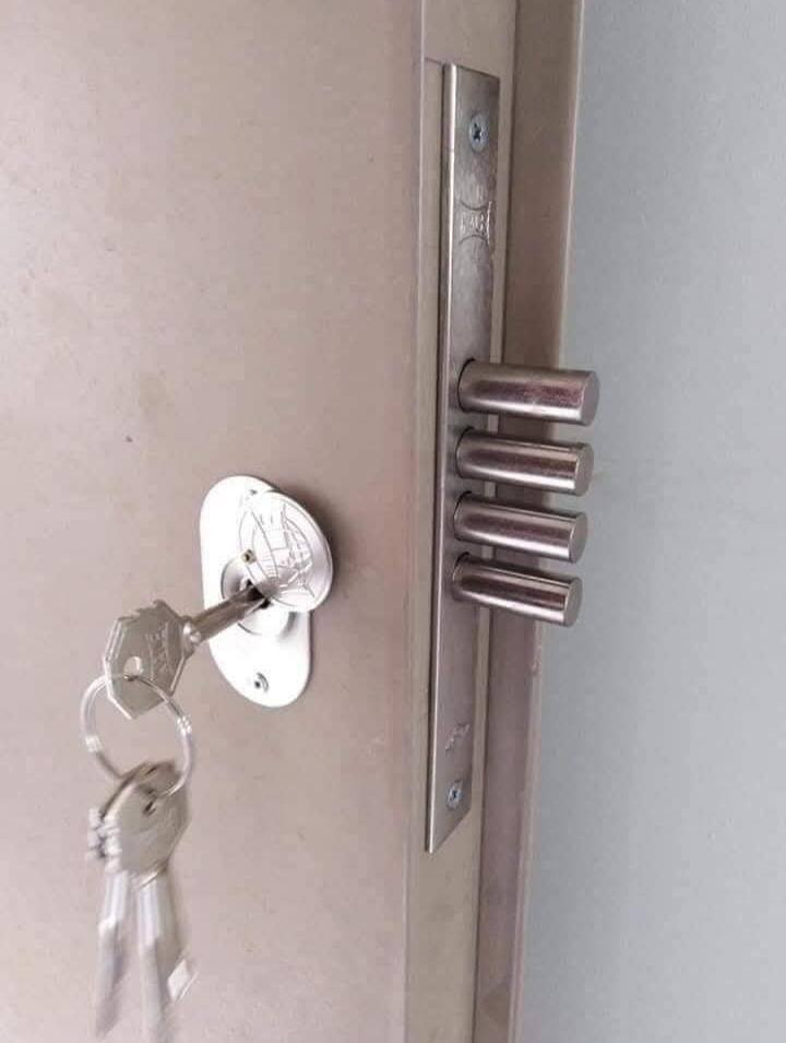 يوجد لدينا كادر كامل

1_ فتح وشد وصيانه السبالت 

2_صيانه وتبديل سخانات

3_ كل أنواع الديكورات 

4_ شد كاميرات 

5_ صيانه صحيات

6_صبغ شقق

7 _إضافات نقط كهرباء وكل ما تحتاجه الشقه 

8_ كيلون باب وقفل قاصه وكل غراض بسمايه الأصليه  

9_ فتح وشد الكاونترات وصيانه 

رقم ***********
