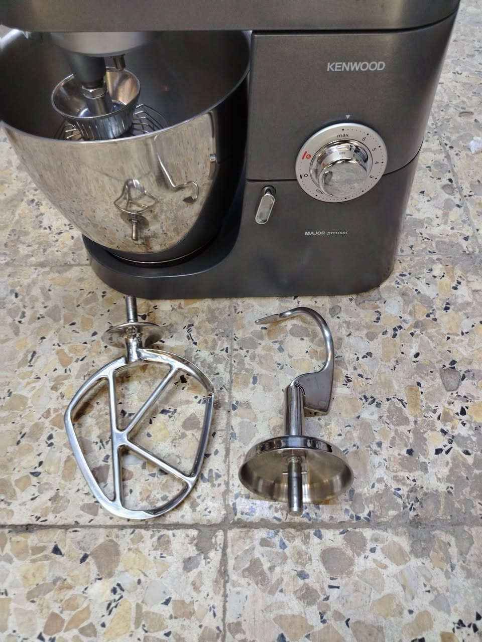 عجانه ماركة كينوود باله اصلي طاسه كيلوين ونص ستل ستيل دشالي حديد 3 خفاقات


**إذا كنت صاحب هذا الإعلان وتريد حذفه لأي سبب، رجاءا أرسل رسالة إلى الدعم الفني**