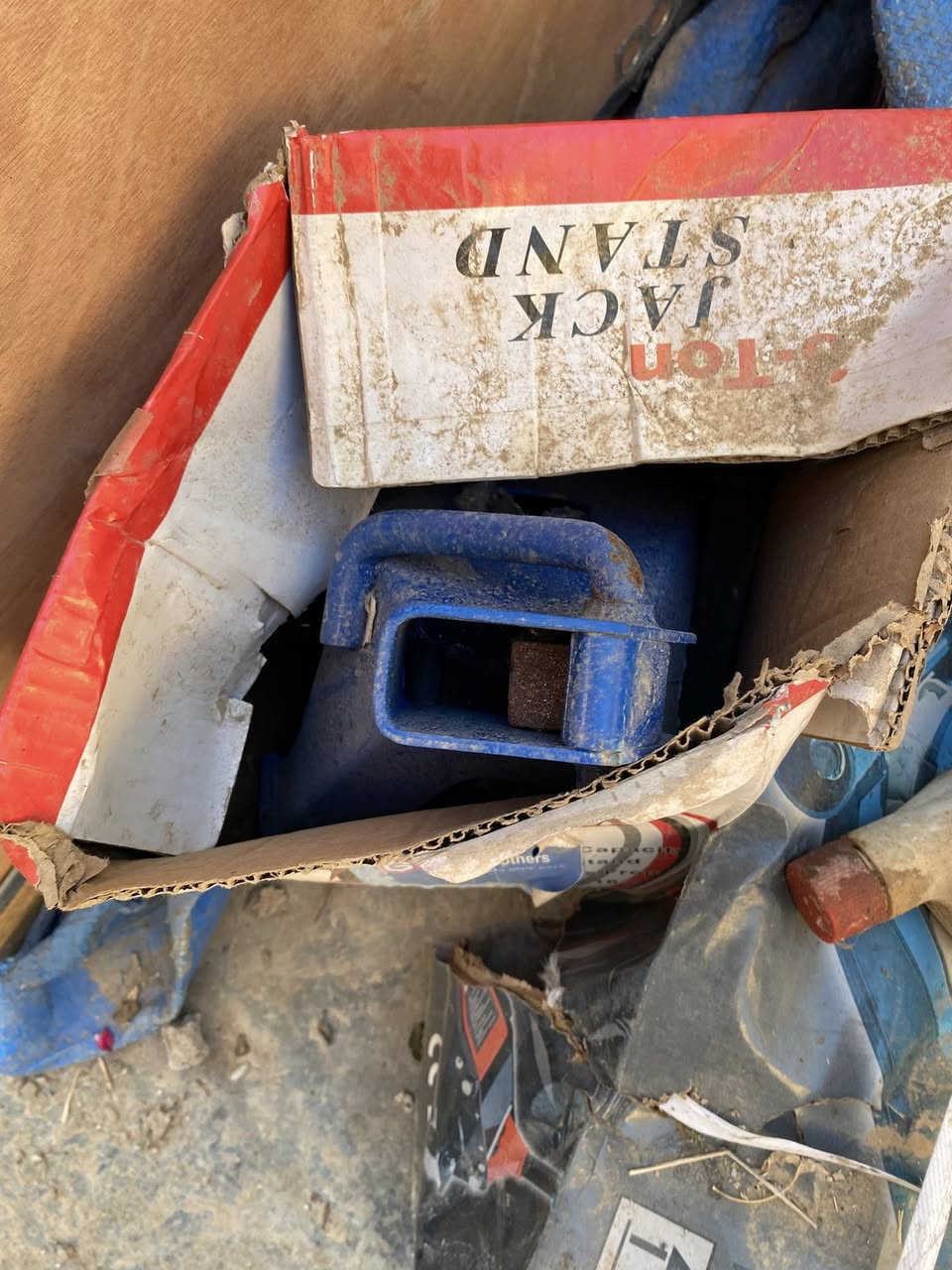 محل كامل للبيع جديد غير مفتوح
***********
