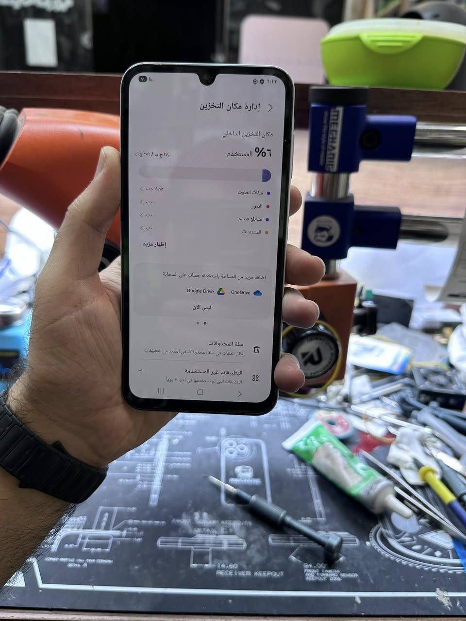سلام عليكم  متوفر اجهزة مستعمله بحالة جيده بدون كارتون
متوفر سامسونغ A15 مستبدل شاشة وكالة ضمان 20 يوم بالشاشة السعر 125 الف 
متوفر ريلمي C51 مستبدل شاشة وكالة ضمان بالشاشة 20 يوم السعر 75 الف 
-
موقع المركز حي المعلمين - مجاور ماكولات الرياضي -مركز ماي فون 
***********
