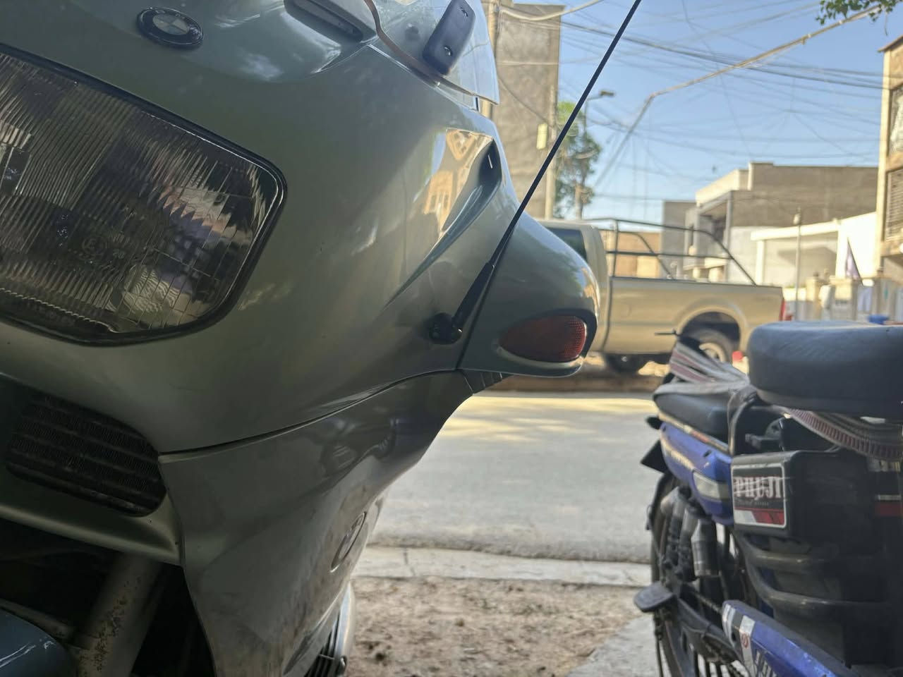 السلام عليكم شباب rt bmw  1100 فول مواصفات جديده جدآ لوك للبيع او مراوس بدراجه صغيره  السعر 25 ورقه بدون رقم  المكان الكراده ***********
