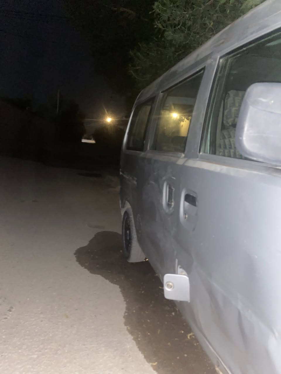 السلام عليكم كيا كاناو للبيع او مراوس بيكم  السياره جديده من كلشي كير خير من الله مكينه بس الرنكات مالته ًً  دواخل كشنات جديده حداديه نص عمر تخم تاير جديد سبير جديد  باتري جديد الون رصاصي صاحبه بل حله  ما ندله السنويه عاج  الرقم الماني التبريد شغال بس غاز السياره مال خبزه  السعر ١٩ وبي مجال الرقم  *********** واتساب

