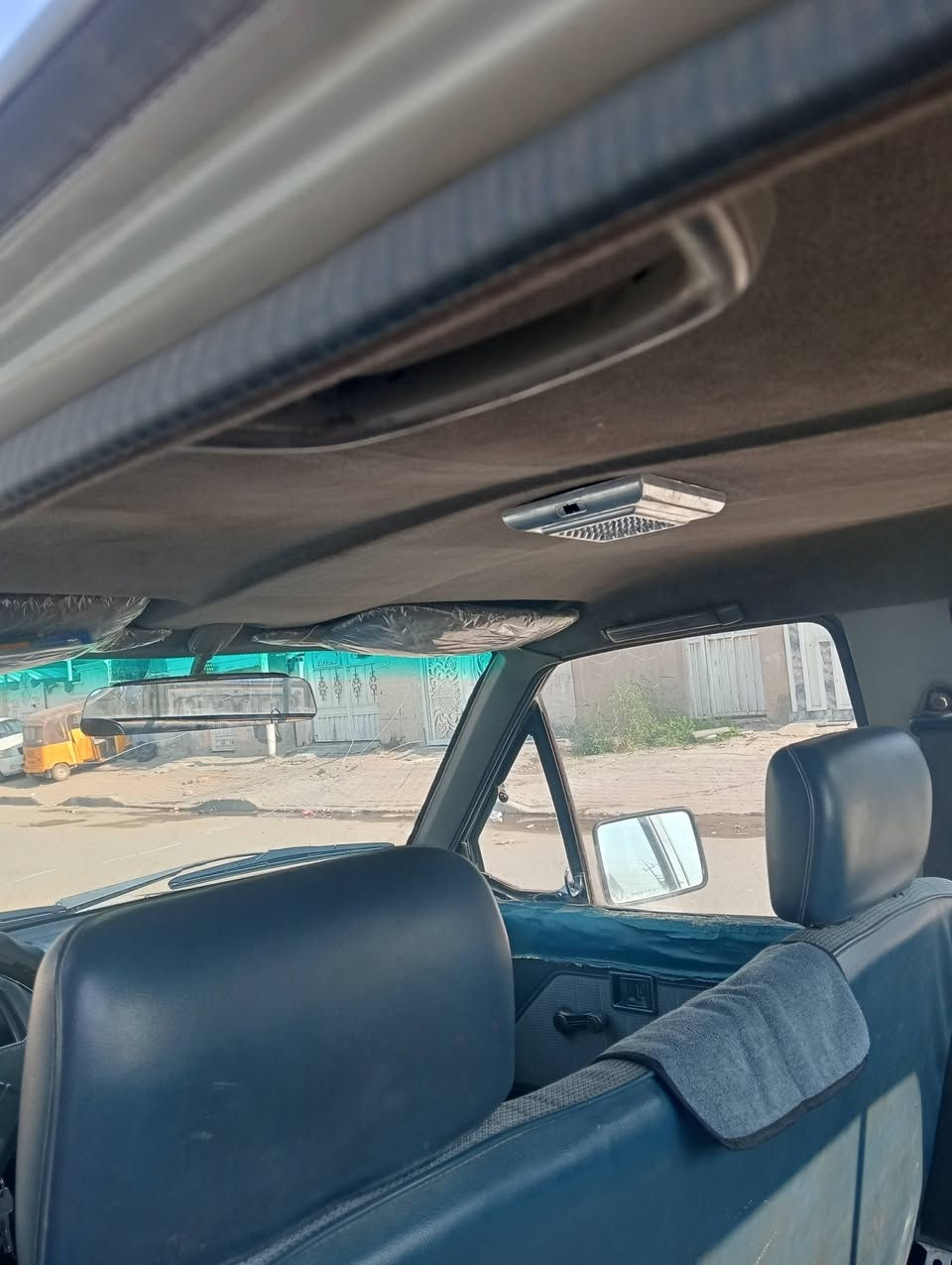 السلام عليكم ٠سياره مسبوشي بيكم موديل 1996 رصاصي رقم بغداد بأسمي مكفوله من كل شيء والسعر جدا مناسب 45 ورقه وبيها مجال..
محرك وكير أوتوماتيك جديد
للاتصال ***********
