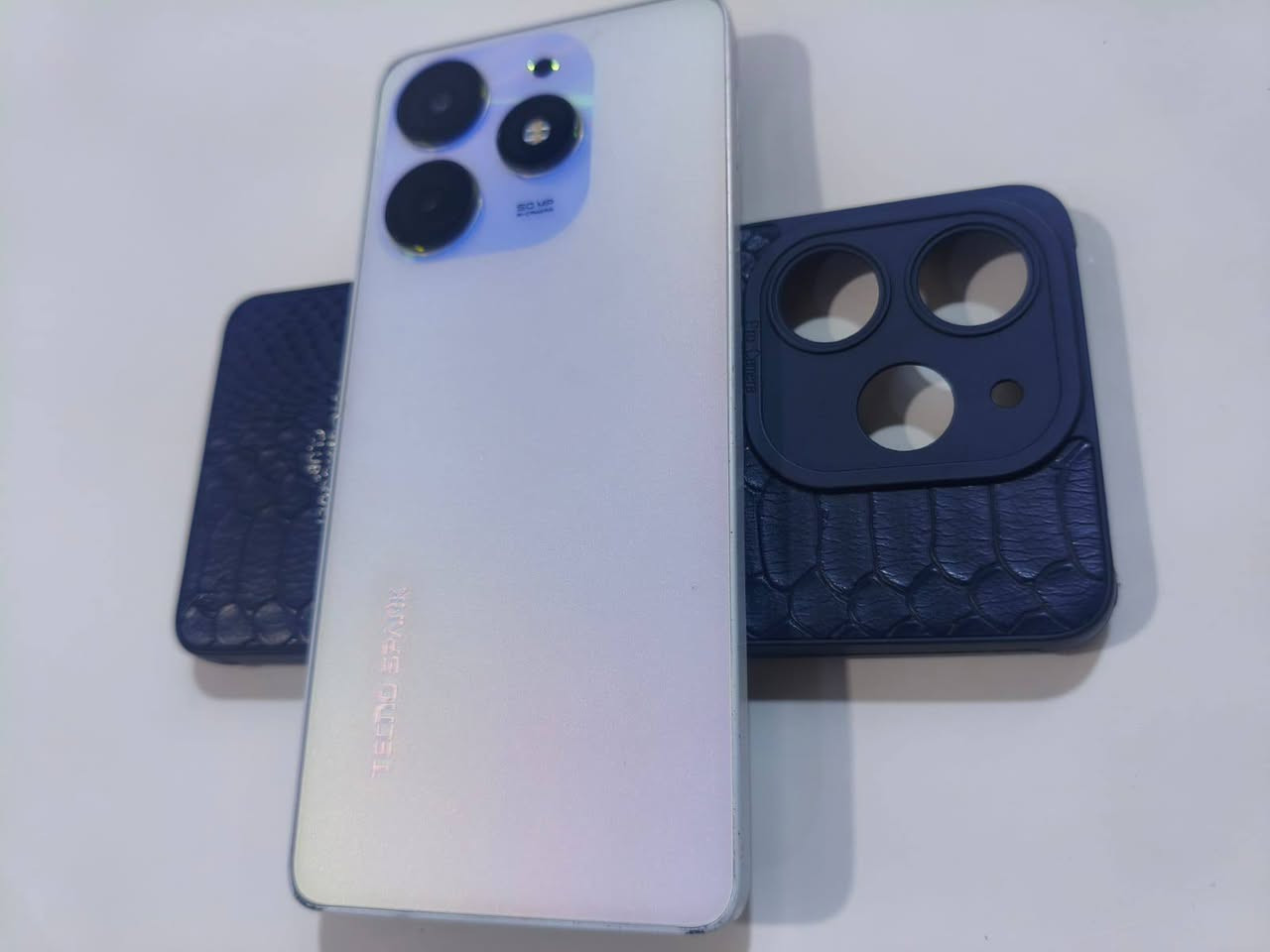 سلام عليكم
للمراوس تكنو سبارك 10 برو ذاكره 256 جهاز نظيف كلش بي بس فطر صغير موضح بالصورة كارتونته ويا


**إذا كنت صاحب هذا الإعلان وتريد حذفه لأي سبب، رجاءا أرسل رسالة إلى الدعم الفني**