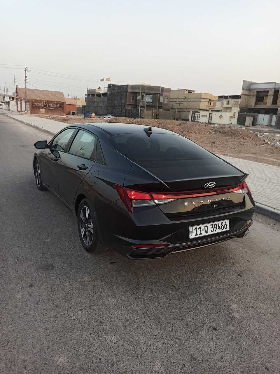 السلام وعليكم 
النترا وارد امريكي للبيع موديل 2023  رقم بغداد  معوقين وكالة عامة للمشتري فول مواصفات ما عدا الفتحه محرك 2000 دوش مكفولة كفاله عامة حادثة تبدل دعامية خلفية وتعديل جدا بسيط ابحوض تاير الاسبير  صور الحادث و رقم الشاصي موجود بالمنشور السيارة كلة ليبل واحد مابية اي قطع تبديل   ماشية 55 الف كيلو السيارة كير محرك كهربائيات تبريد حدادية كل على وضع الشركة 
بصمة تشغيل و ابواب هاند ابريك بصمة ثلاث وضعيات للقياده ( سبورت +نورمل + سمارت ) نظام اوتو هولد رادار امامي وخلفي و جانبي صندوق ذكي  فول تحكم استيرن قيادة ذاتية وكروز تثبيت سرعة وتحديد مسار شاشة دجيتل متصلة  متعدد الثيمات  وبعد بية اهواي مواصفات ماذكرة .
 مكان السيارة البصرة شط العرب منطقة الاكوات السعر المطوب 157 ورقة   
للاستفسار ***********
