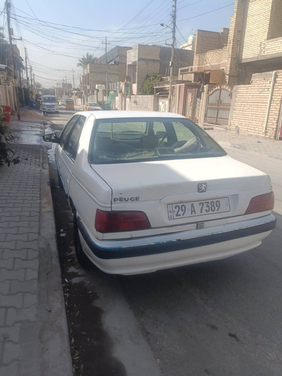 بيجو بارص 2011 محرك وكير نضيفات تايرات نص عمر الكشر مثل ماموضح بالصور السيارة يرادلها ترتيب ابيع كوم حديد رقمها واسط مشروع وطني سنوية باسمي سعرها 25 ورقة 
رقم الموبايل ***********
