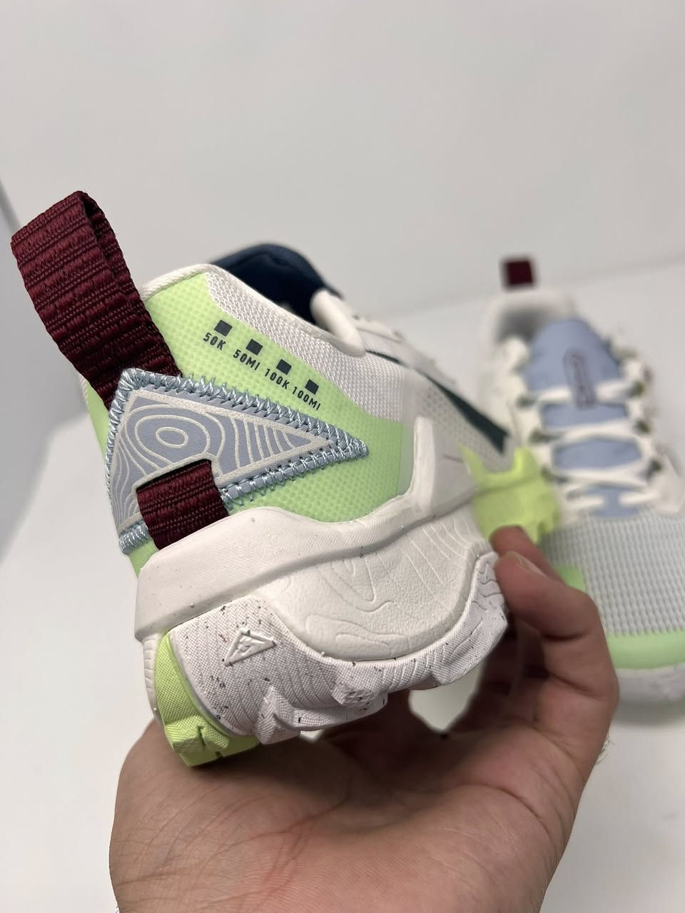 Nike react size 40(25cm)
نايك رياكت اصليه وكاله غير مستعمل باركود شغال القطعه تحفه فنيه وفوم عجينه الحذاء بالستايل الجبلي الي يعطيك قوه وثبات بغض النظر عن استعمالك سواء جري او جم او استعمال يومي، سعر القطعه, 35 الف دينار يوجد توصيل جميع المحافظات


**إذا كنت صاحب هذا الإعلان وتريد حذفه لأي سبب، رجاءا أرسل رسالة إلى الدعم الفني**