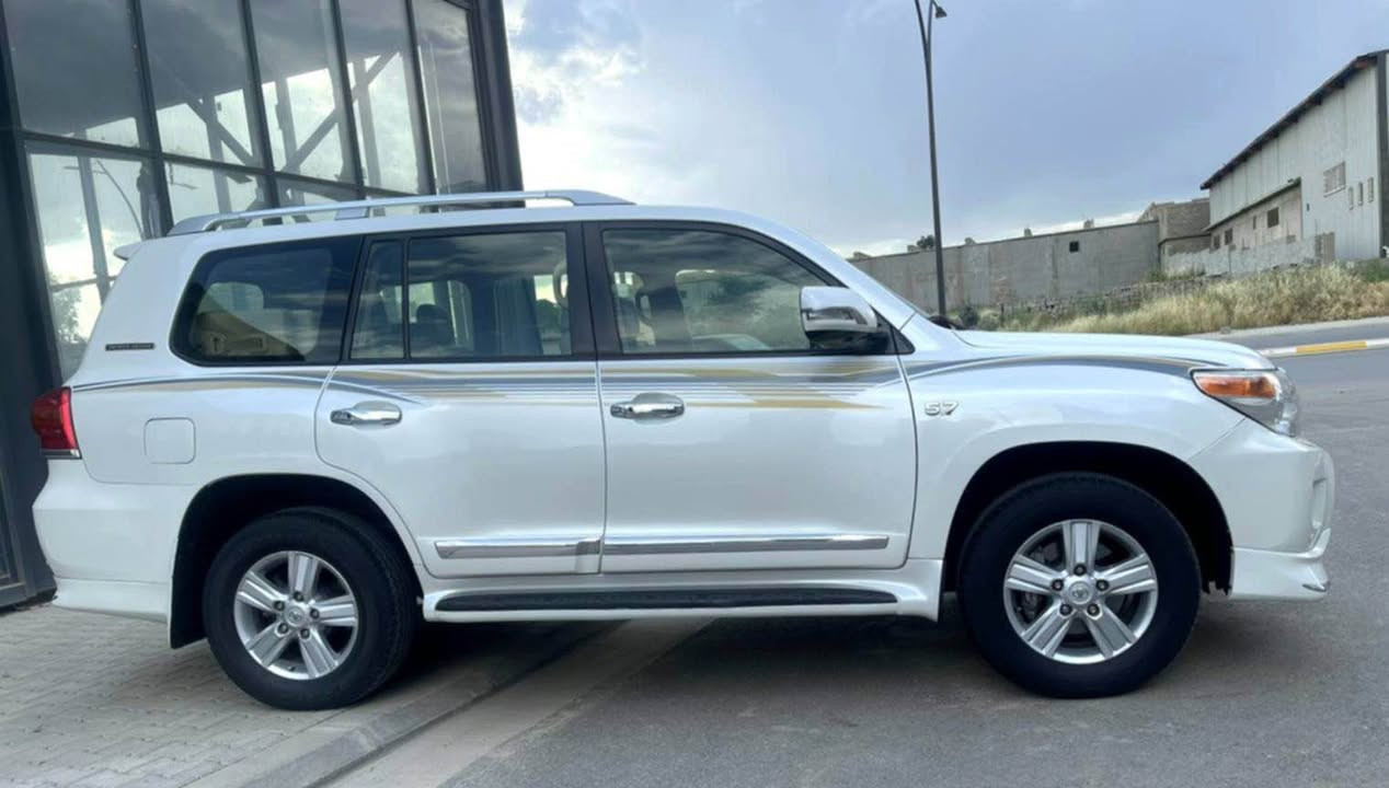 Toyota Land Cruiser model 2014
تويتا لاندكرۆزەر
موديل 2014 
مواسه فات 7.VXR  V8 5 فول فوله شەريكەى بريم
141 هەزار حەقيقى رۆشتوە نمونەلە تازەى و جوانى
بێ بۆياغ [ 2 ] پارچەى گۆڕاوەبە بيلاد
مەكينە و گيڕ و هەموو گيانى بەشەرت
سەنەوى رەقەم و ژينگە و ڕيگا و بانى تا 2029 تازەيە 4 تایەی نوێی لەژيرە
هەمووشتێكى بيلادى ماوه
ناونیشان سلێمانی
نرخی 355 وەرەقە و مامەڵە

عربي
تويوتا لاندكروز
موديل ۲۰۱٤
موصفاتVXR V8 5.7 فول فول مواصفات شركة بريم
ماشية فقط ۱٤۱ الف حقيقي
بدون صبغ فقط ۲ قطعة تبديل بلادية
محركة گير بشرط مامفتوح
رقم سنوية جديد سنوية ۲۰۲۹ منتهاء
اربع طايرات جديد
سيارة كل علی بلادي
موقع سليمانية
سعر ۳٥٥ ورقة بيا مجال. شمشمل, السليمانية


**إذا كنت صاحب هذا الإعلان وتريد حذفه لأي سبب، رجاءا أرسل رسالة إلى الدعم الفني**