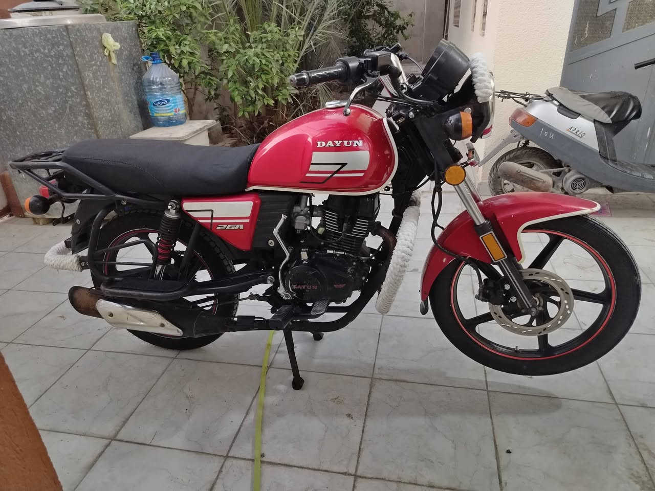 دايوان نفخ ٢١ أوراق اصولي محرك مكفول حجم ٢٠٠ بدون نواقص دراجه مكفوله وجديده وكامله .. مكاني كربلاء.. والشراي يتصل ***********
