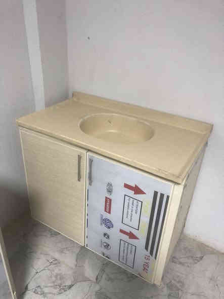 سنك مرمر مترجديد
السعر ١٥٠ الف 
مجمع الضحى مقابل دائرة كهرباء المسيب 
***********
