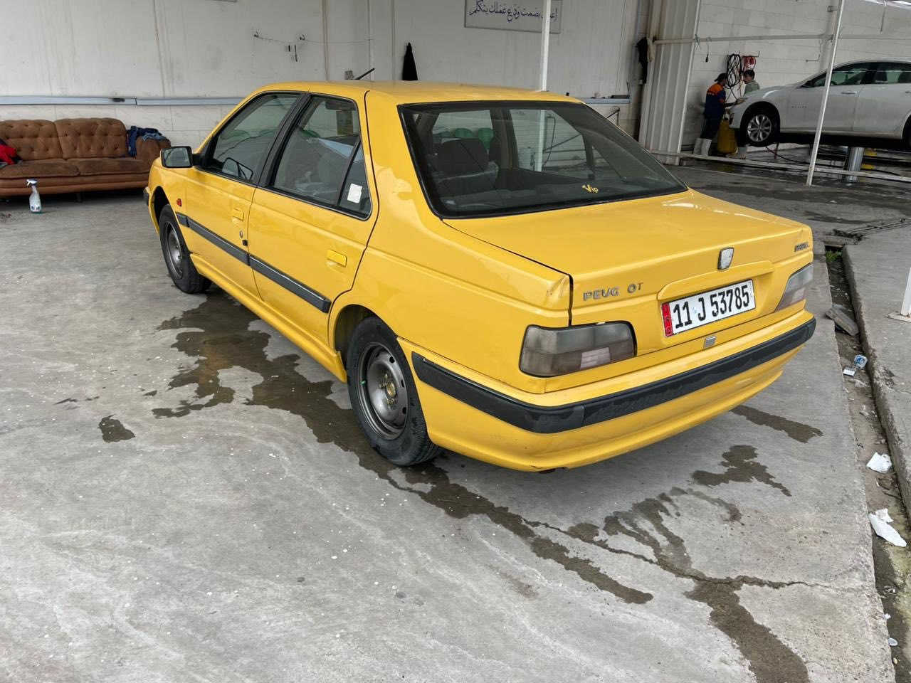 السلام عليكم 
بيجو بارص مديل ٢٠١٥ رقم بغداد انكليزي بيهة باب مبدلة فقط وخسفة بلبنيد موضحات بلصور ثنينهن كير محرك صدر تايرات كهربائيات كلة جديد  السعر ٤٨ السيارة باسمي تحويل ثاني يوم مكاني بغداد الغزالية رقمي ***********
