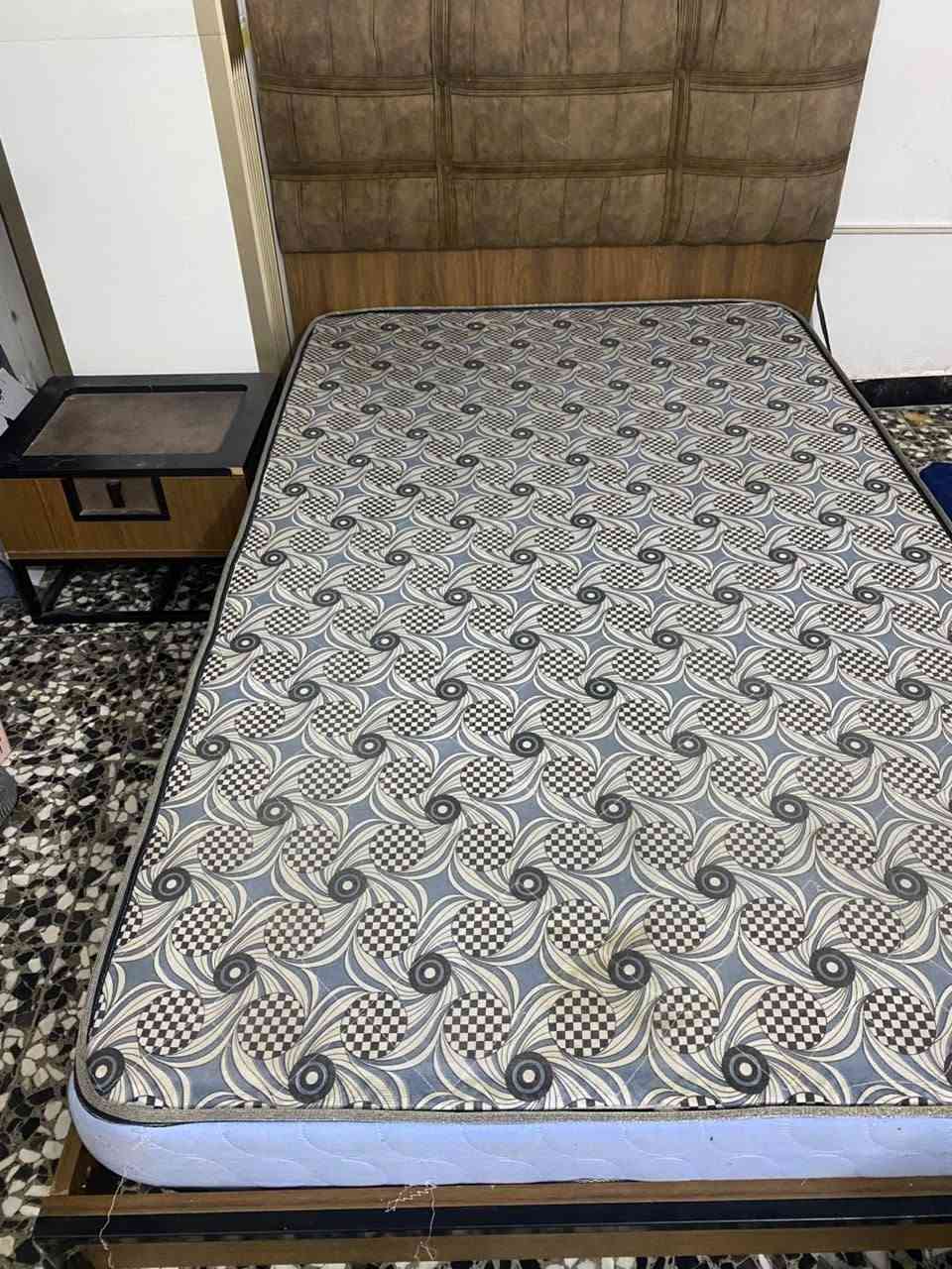 غرفه تركيه من هوم سنتر نضيفه مع الدوشك 450 نضيفه للتواصل
*********** العنوان حي الجهاد حي الحسين
