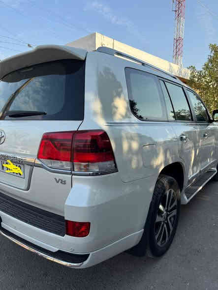 السلام عليكم للبيع لاندكروز 2019 شركه ساس فول مواصفات 8 سلندر حجم المحرك 4600  رقم بغداد بسمنه تحويل ثاني يوم السياره مكفوله كفاله عامه صبغ وضربه وتبديل وفتح معروفه موصفات شركه ساس ماحاجه اذكرهن تجي فول 1/1 محرك كير بوضع الشركه السياره جديده جداً ومغلفه ppfمن موديلها عنوان السياره البصره السعر 530) اللاستفسار ***********
