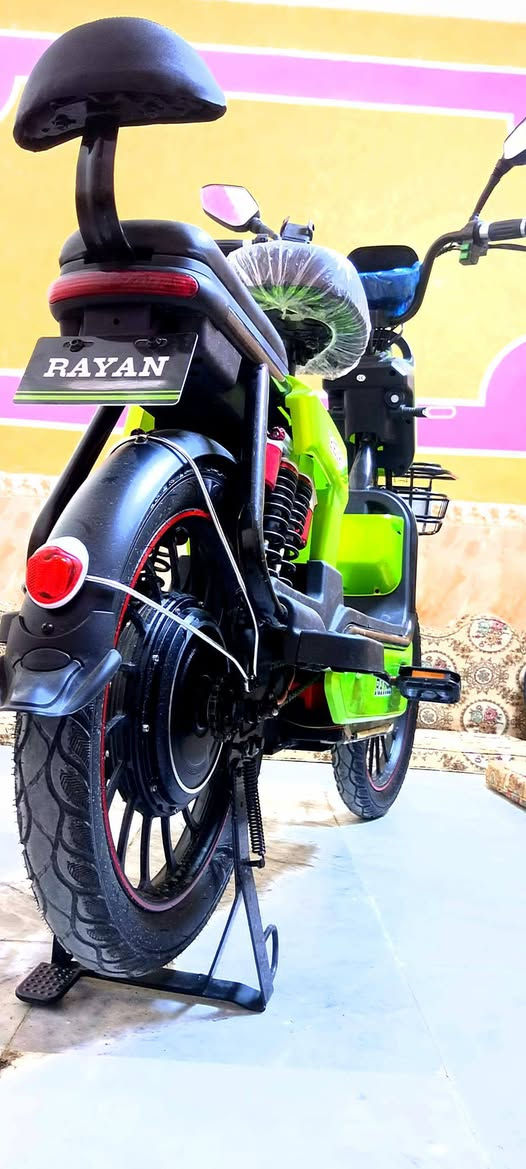 دراجه شحن بعدهي جديده واحد علا واحد كفاله عامه دراجه مال جني تأخذها وبالك مرتاح منها سعر 450مكان ناصريه شطره


**إذا كنت صاحب هذا الإعلان وتريد حذفه لأي سبب، رجاءا أرسل رسالة إلى الدعم الفني**