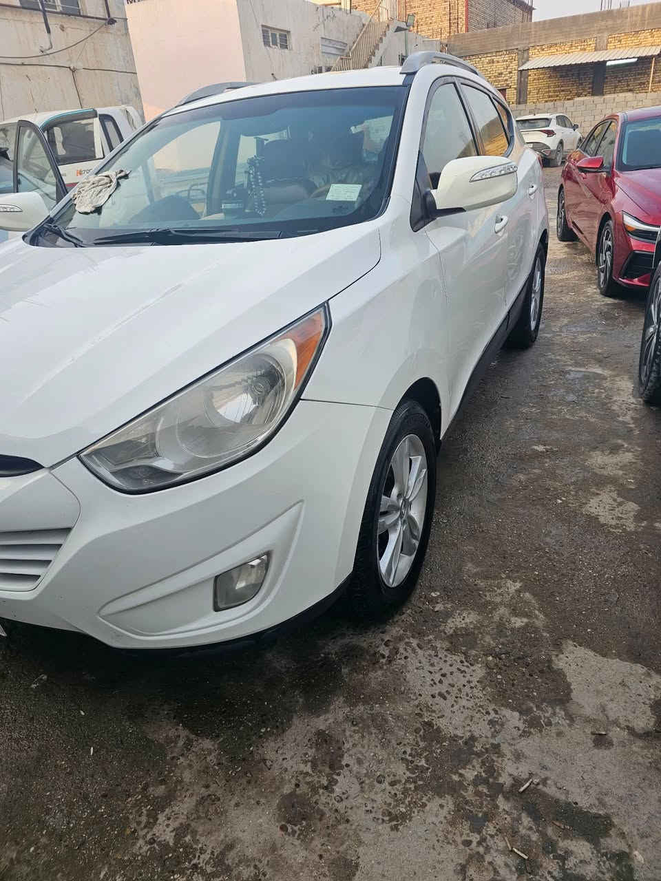 سلام  عليكم 
توسان ٢٠١٣ امريكي مكينه دوش تجي بلاد 
حادث امريكا بالمنشور مرفق فقط حافه بنيد صبغ بدون اي تبديل او فتح عدا دعاميه الاماميه 
جاهزه وحلوه والسعر ١٣٤ ورقه بيه مجال قليل 
مكان سياره حله حي بابل للاستفسار ***********
