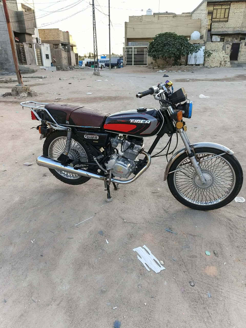 السلام عليكم دراجة للبيع تايگر أوراق سگنر اوراقها كاملة دراجة جديده موديل 21 مگينه خرسه وشلعه كهربائيات شغاله شباب الدراجة جديده ومامتعوبه السعر 475 وبيها مجال العنوان كربلاء شارع الدرة الرقم ***********
