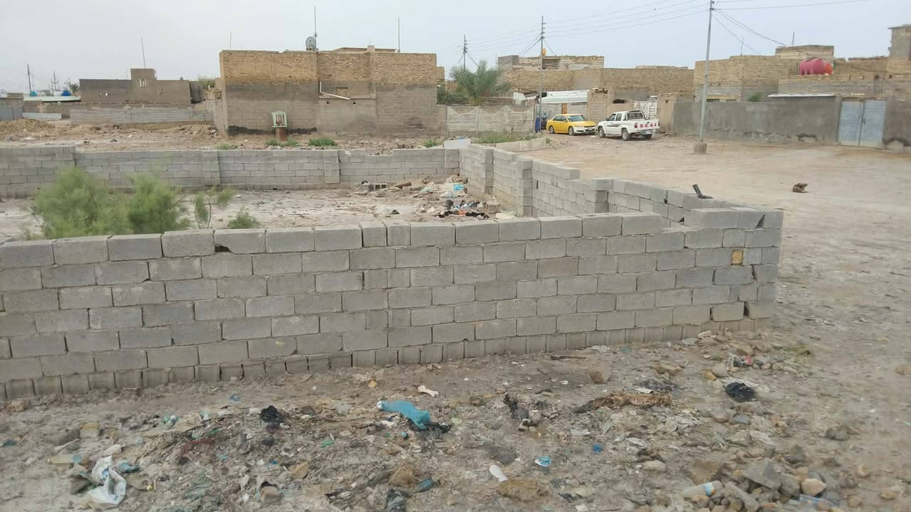 السلام عليكم 
قطعه ارض في الديوانية منطقه البو جاسم ركن شارع البزل مساحه 300 متر  طابو زراعي 
واجهه 15 متر ونزال 20متر 
للتواصل ***********
