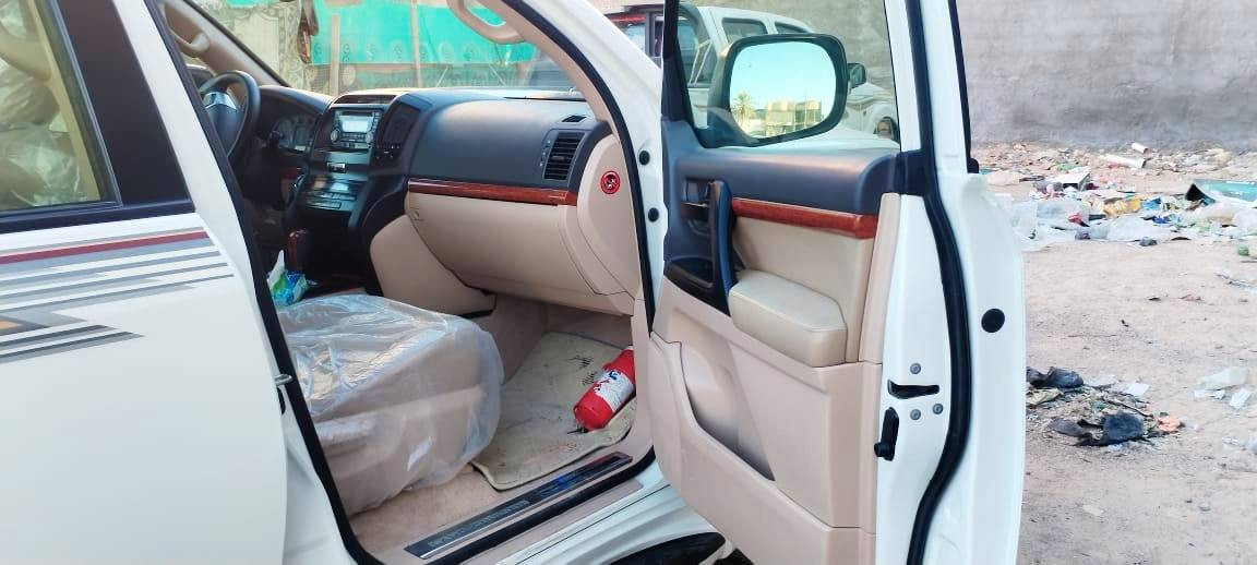 السلام عليكم لاند كروزر موديل ٢٠١٤ بريم فول1 /1 السياره مكفول كفاله عامه رقم بغداد مكان كربلاء المقدسه السعر (اربع شدات وعشره) (4 /10) رقم الجوال ***********
