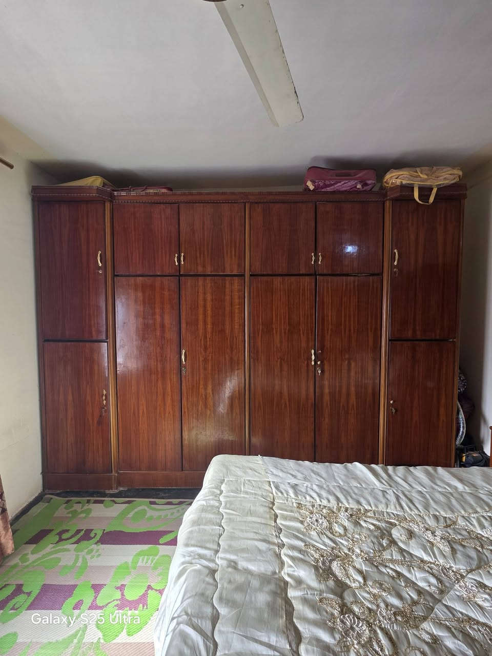 السلام عليكم ورحمة الله
مكلف بالنشر
اخوان غرفة خشب لبيع صاج العراقي الاصلي  كما  
موضح  بالصوره لتواصل  ع الرقم التالي ***********
