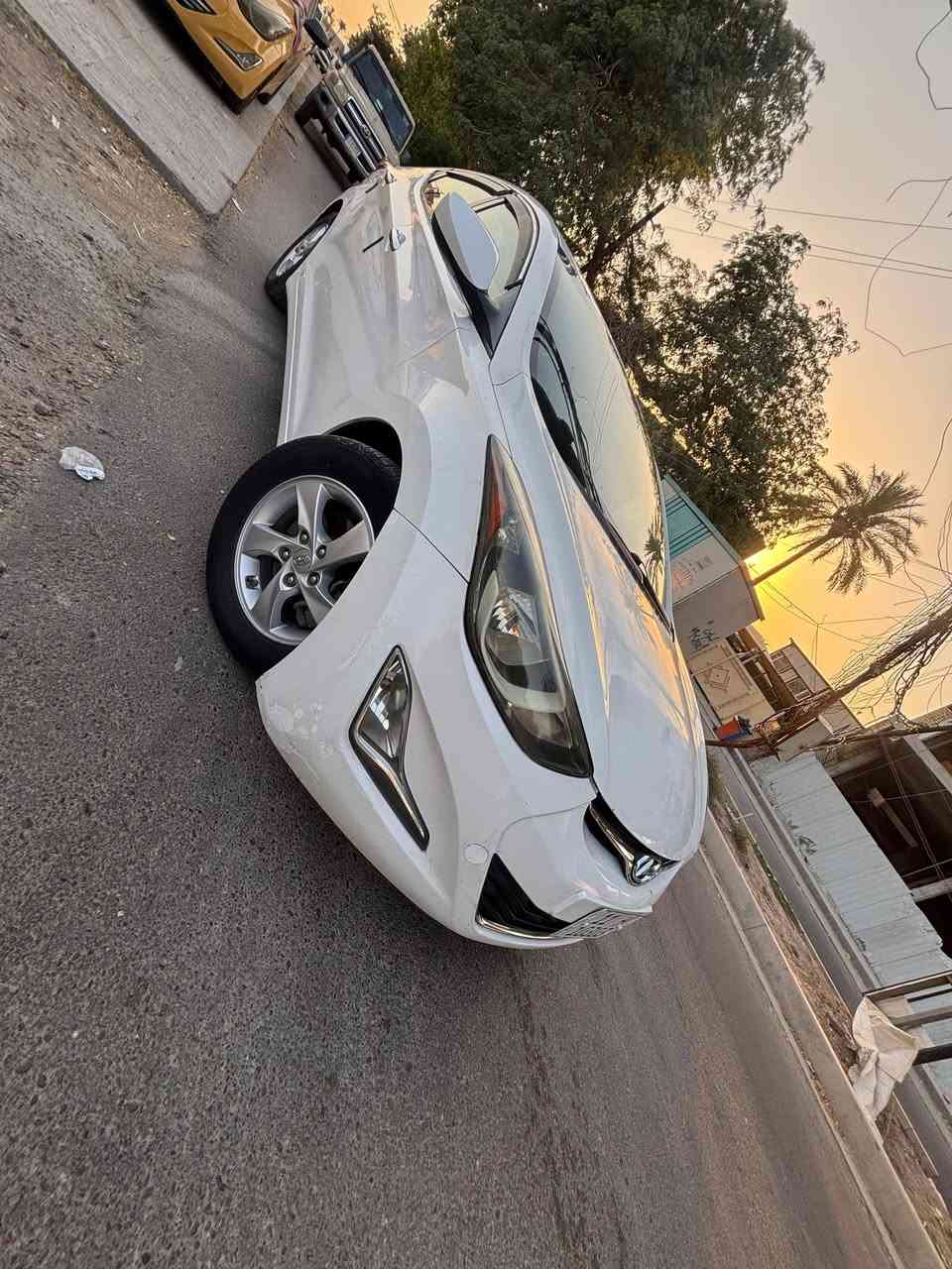 السلام عليكم 
النترا موديل ١٤ شكل ال١٥
وارد امريكي
نظام ABS
تحكم ستيرن
كروز سرعه 
محرك دوش 2000 مكفول
حداده مكفوله
تايرات جديده
كير مكفول دهن جديد
تبريد ثلج مكفول
رقم بغداد رقمه حلو
ماشيه ٩٧ الف
السياره احنه مستورديه ع ايدينه مال جنايه
سياره جاهزه متصرف عليه شي امانتا
سياره بأسمي شرط التحويل ثاني يوم
سونار موجود ضربته بأمريكا جاملغ السايق وشويه من الباب مصلحات ولباب الخلفي مباوك ويا  السياره لبنيد بي معجون ع كد شبرين ومصبوغ ومباوك ويا الجاملغ عكس السايق السياره ليبل واحد بدون تبديل 
مكان السياره بغداد/ الجادريه او زيونه
سعره ٩٧ وبيه مجال للطيبين للاستفسار اتصال فقط اخوان وشكرا ***********
