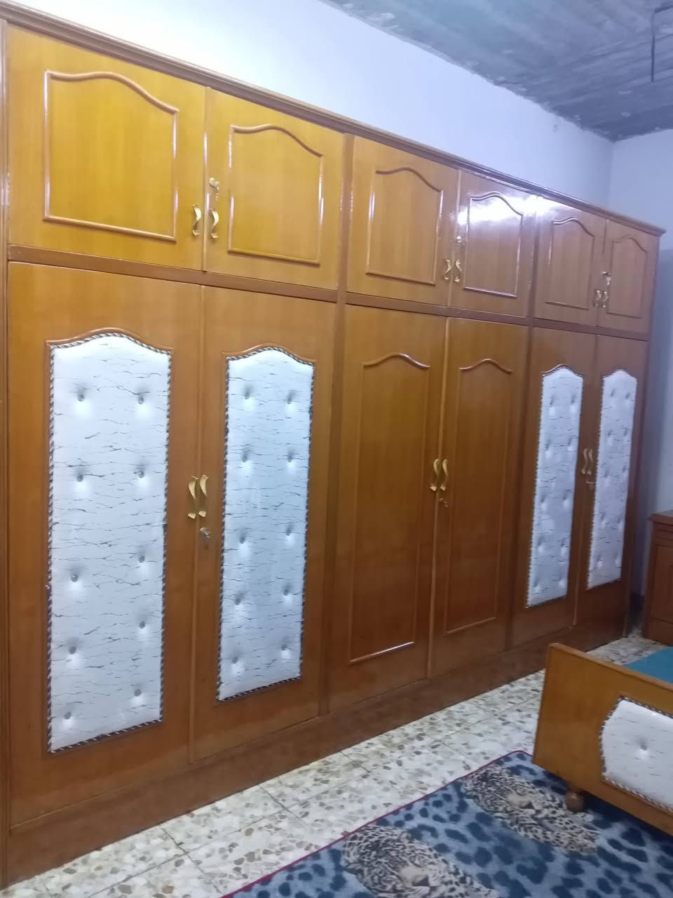 مكلف بلنشر غرفه تسكام نجاره صاج داخل وخارج ظهر جرجوبه تكمه 900 وبيهه مجال بسيط مكانه حله للاستفسار الاتصال على الرقم ***********
