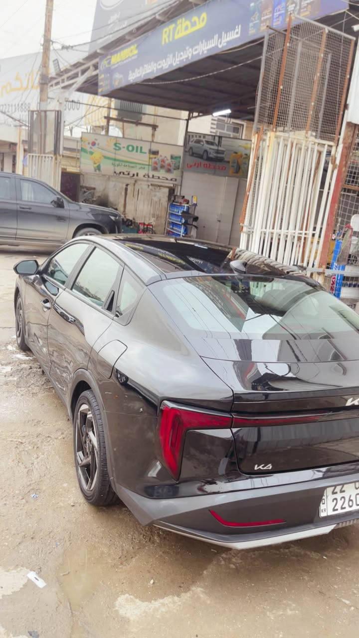 السلام عليكم 
  كيا K4 موديل 2025 
ماشيه 5 آلاف ميل بعده زيرو
رقم اربيل الدولي هزه وسنويه وارقام جدد باسمي 
سياره بيه صبغات ابيع عام 
بدون دواخل ابد 
ايرباك برده وراجع سستم كلهن شغالات
المواصفات 
بصمه 
شاشه متصله وكامره وحساس خلفي
رادرار امامي وجانبي وخلفي 
تحديد مسار
توقف ذاتي امامي خلفي 
3 انظمه قياده
اطفاء ذاتي 
اوتو هولد 
وباقي مواصفات معروفه فول عده فتحه وجلد
مكانه بغداد الكرخ 
148 وبيه مجال بسيط
*********** بغداد, العراق
