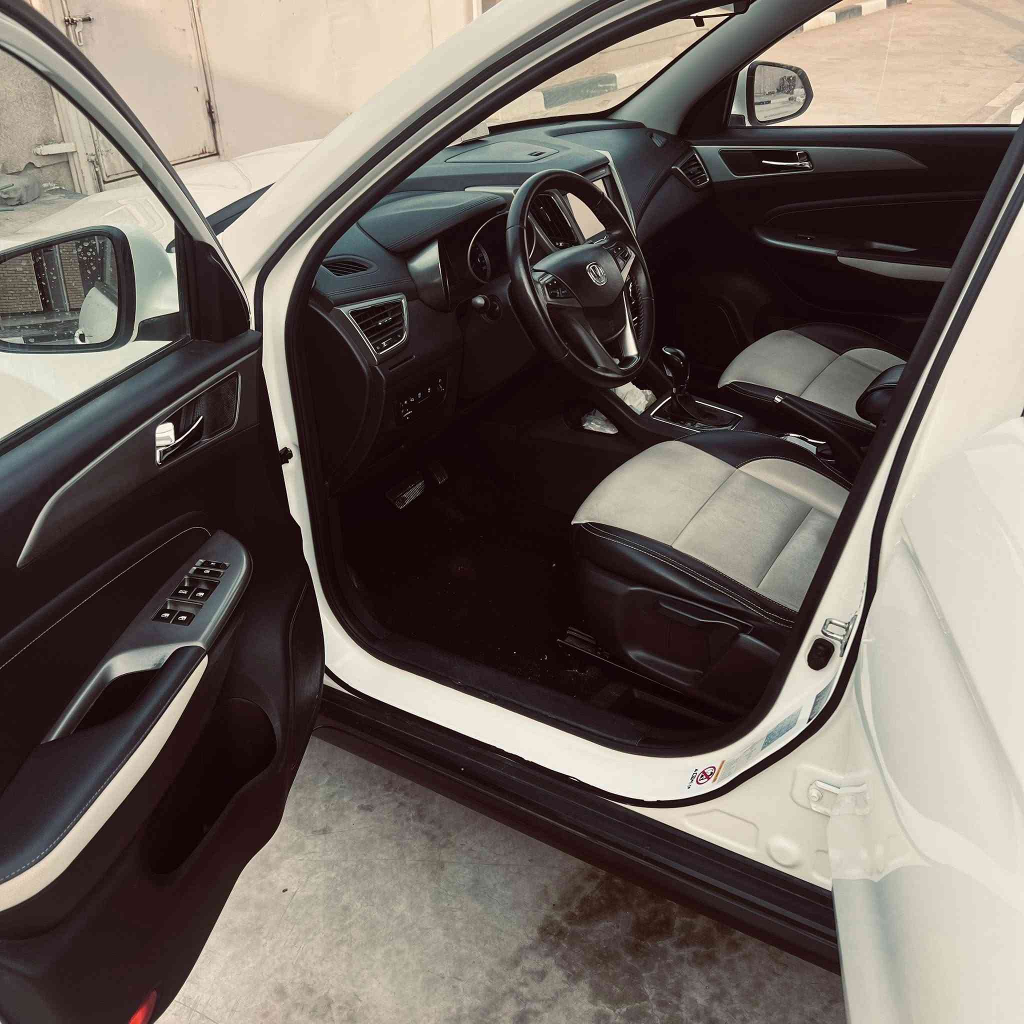 السلام عليكم 
سياره شانجان cs35 للبيع 
موديل 2019
فوول مواصفات
مكفوله من الضربه والصبغ  كفاله عامه من الدعاميه للدعاميه
تحكم ستيرن /مانع انزلاق /توقف ذاتي/ اشاير بالمرايه/ مرايات شفط/ حساسات 380 درجه/ كامره خلفيه /كامره بالمرايه اليمنئ 
كشنات جلد 
مكينه دوش 1600
كير عادي + أوتوماتيك 
مثبت سرعه
حساسات بالتايرات 
كتلوك موجود 
هزه جديده 
ورقم جديد بغداد 
سياره حره باسمي 
مكاني البصره 
السعر 120ورقه وبيه مجال 
*********** واتساب
