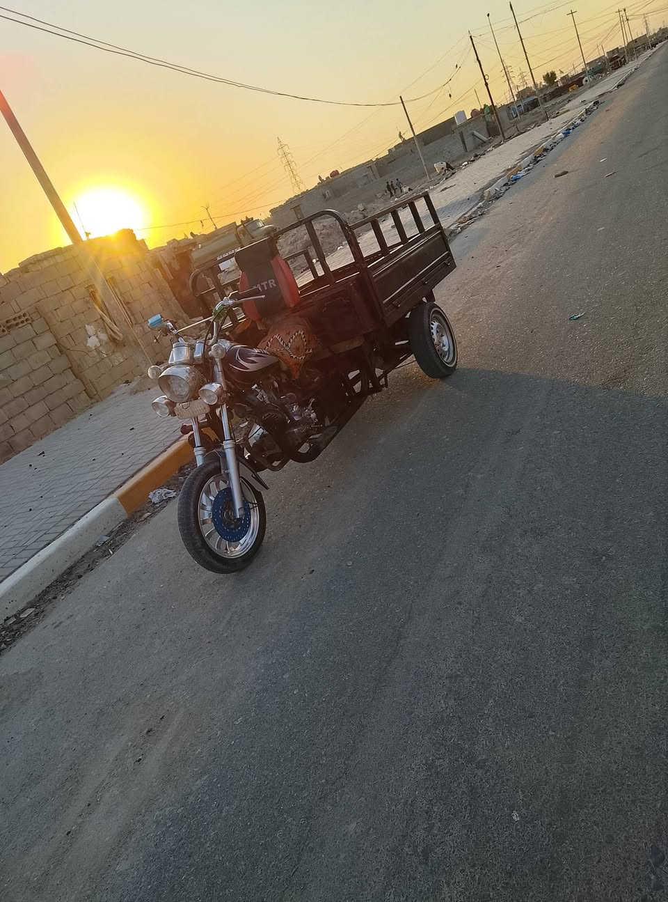 سلام عليكم ستوته للبيع رقم انكليزي جاهزه الستوته نكره سلف مكينه جيس كير وكسن كهربائيات شغاله موديل ١٣ بيه خياسات جوه الدوسه ومصلح حاطيله بليته المكان السماوه اتصل عله رقم ***********
