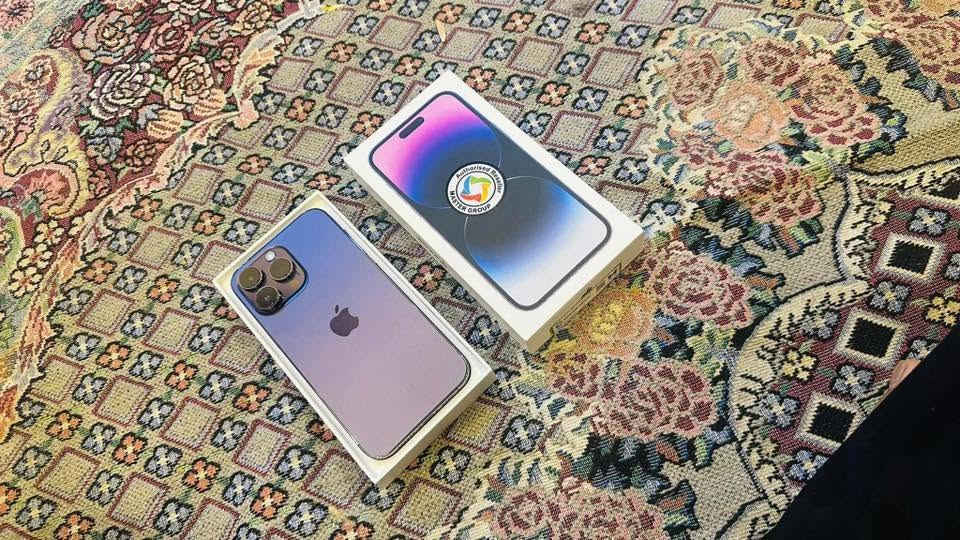 السلام عليكم ايفون 14 برو ماكس المبايل نظيف كلش بس من خذته طلعت بطارية معلايه وصارله ثابت عله رقم سنه تقريبن ماعرف اذا ينزل بتحديث لو تبين عندك بلحاسبه مبايل نظيف كلش ما مفتوحح 3 A ذاكره 256 مامبدل ولا قطعه ملحقاته كامله كارتونه الأصلي
مراوس او بيع 750 رقمي واتساب موجود 
***********
