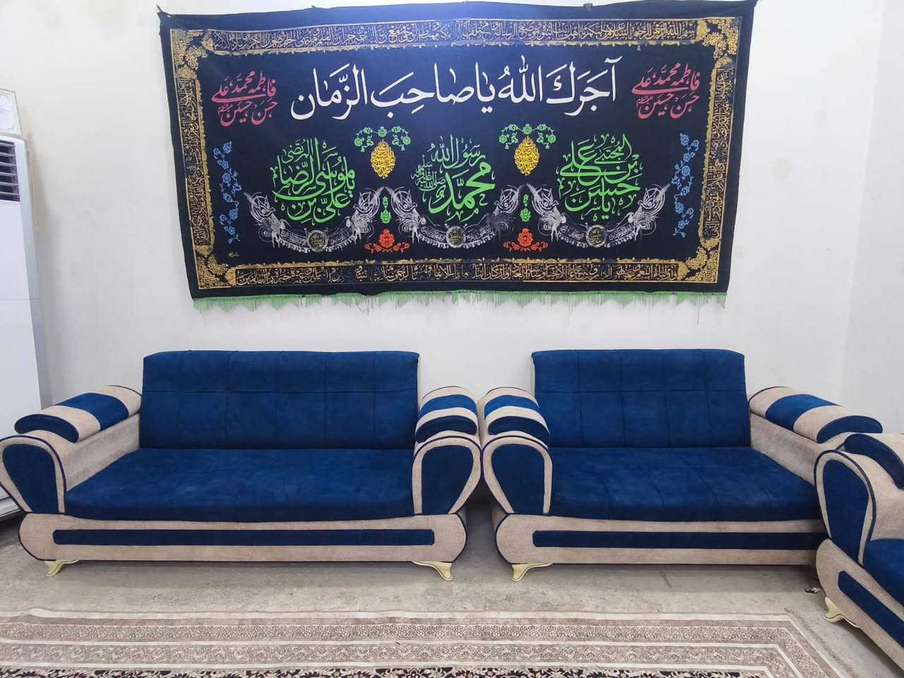 تخم قنفات للبيع عشر مقاعد
السعر 300 وبي مجال بسيط 
للتواصل ***********
منطقة الثعلبة مقابل مدرسة الشهيد وليد
